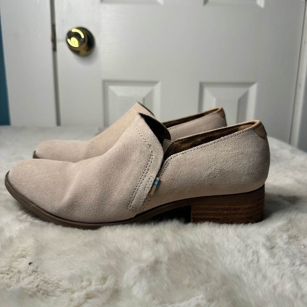 TOMS Suede Slip-On Loafers Taupe Beige Block Heel Comfort Shoes Size 9 - Picture 4 of 9